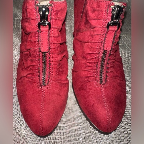 Aerosoles Heel Rest NWOT Ankle Booties Burgundy Size 7 - Picture 2 of 5